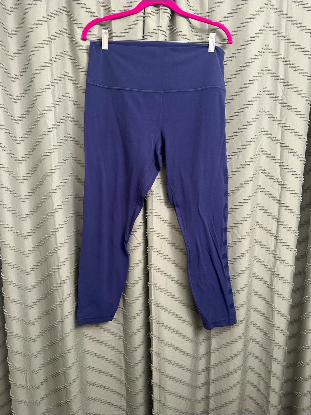 Lululemon Align HR Pant Size 14 leggings
Blue purple ish color , plus size, hav